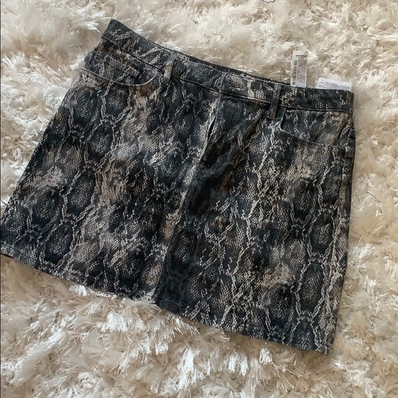 Animal Print Zara Denim skirt - Picture 1 of 2